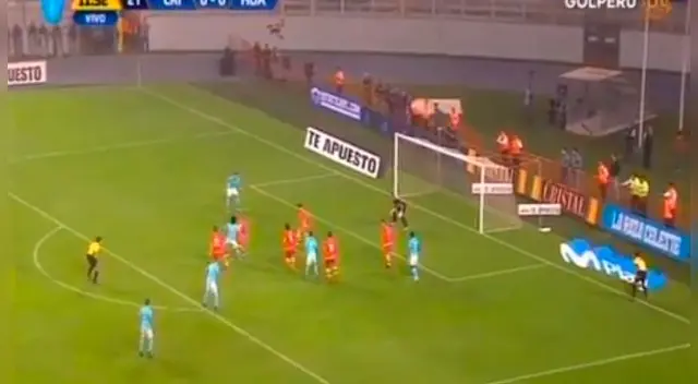 Sporting Cristal vence, parcialmente, 1-0 a su similar de Sport Huancayo, que se quedó con 10 hombres por la expulsión de Carlos Neumann.  