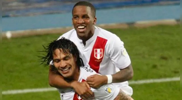Hijo de Jefferson Farfán es hincha acérrimo de Paolo Guerrero Hijo de Jefferson Farfán es hincha acérrimo de Paolo Guerrero
