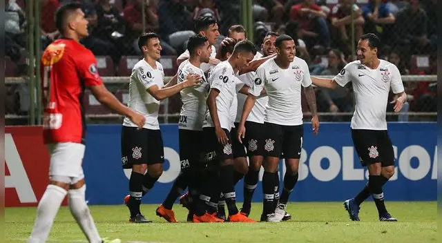 Corinthians goleó 7-2 a Deportivo Lara y clasificó a octavos de final de la Copa Libertadores Corinthians goleó 7-2 a Deportivo Lara y clasificó a octavos de final de la Copa Libertadores