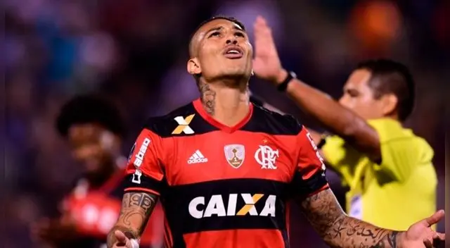 Paolo Guerrero llegó al Flamengo en 2015 y se ganó rápido el corazón de la 'torcida'. Foto: EFE Paolo Guerrero llegó al Flamengo en 2015 y se ganó rápido el corazón de la 'torcida'. Foto: EFE