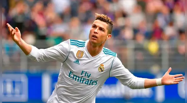 Cristiano Ronaldo quiere tocar la gloria en Kiev. Cristiano Ronaldo quiere tocar la gloria en Kiev.