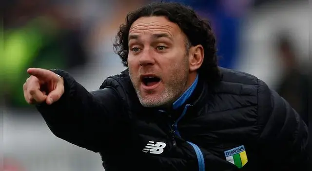Gabriel Milito fue interceptado por barristas en la carretera quienes exigen su renuncia. Gabriel Milito fue interceptado por barristas en la carretera quienes exigen su renuncia.