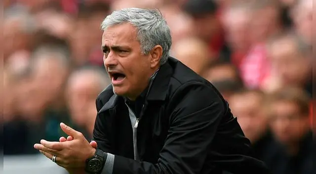 José Mourinho está obligado a darle una alegría a la hinchada del United. José Mourinho está obligado a darle una alegría a la hinchada del United.