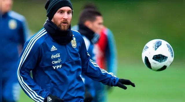 Lionel Messi llegó a Argentina y se pondrá bajo las órdenes de Jorge Sampaoli. Foto: EFE