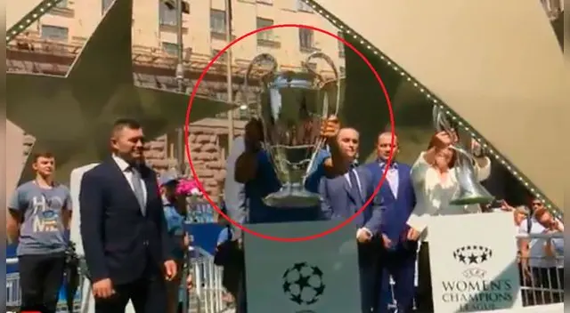 La popular 'Orejona' ya se encuentra en Kiev para la Final Real Madrid vs. Liverpool. La popular 'Orejona' ya se encuentra en Kiev para la Final Real Madrid vs. Liverpool.
