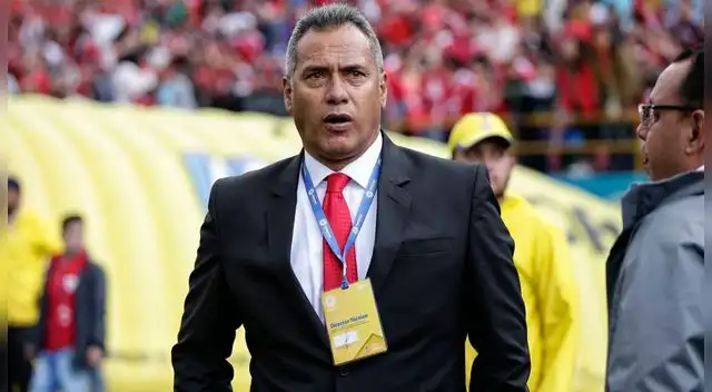 El técnico Hernán Torres fue oficializado como técnico del 'Dominó'.