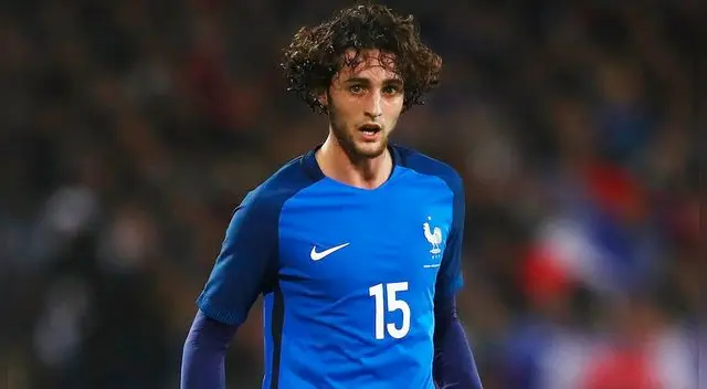 Adrien Rabiot arremetió contra Deschamps tras rechazar entrenar con la reserva de Francia Adrien Rabiot arremetió contra Deschamps tras rechazar entrenar con la reserva de Francia
