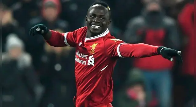 Sadio Mané arremete con dejar su huella en Kiev. Sadio Mané arremete con dejar su huella en Kiev.