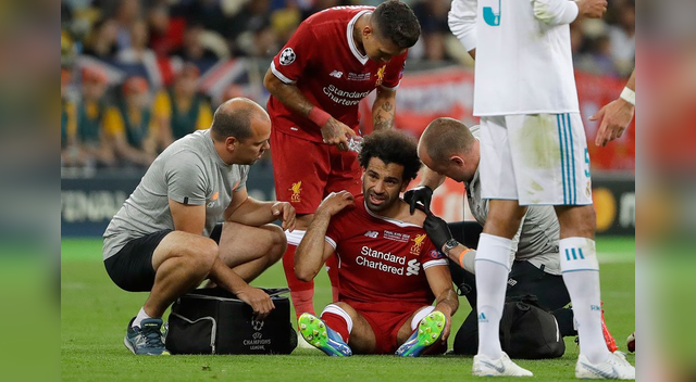 Mohamed Salah se habría dislocado el hombro y estaría fuera de Rusia 2018 Mohamed Salah se habría dislocado el hombro y estaría fuera de Rusia 2018