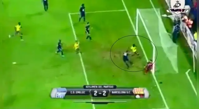 Erick Castillo anotó el empate 2-2 para el Barcelona SC ante Emelec. Erick Castillo anotó el empate 2-2 para el Barcelona SC ante Emelec.