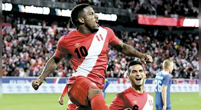 Jefferson Farfán consiguió el título de La Liga Rusa con el Lokomotiv de Moscú. Jefferson Farfán consiguió el título de La Liga Rusa con el Lokomotiv de Moscú.