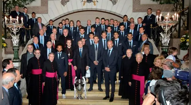El plantel del Real Madrid visitó la Catedral de la Almudena El plantel del Real Madrid visitó la Catedral de la Almudena