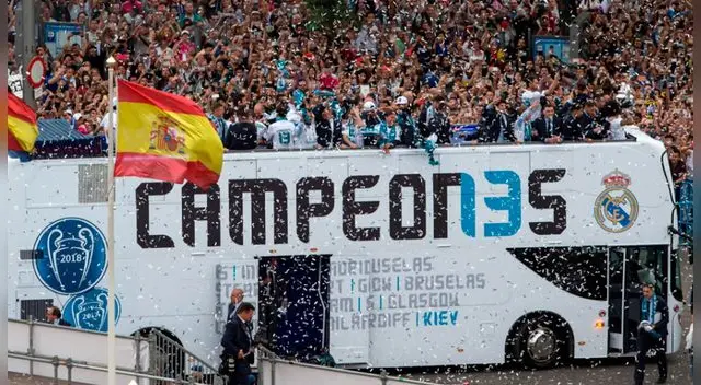Plantel del Real Madrid fue ovacionado por sus hinchas Plantel del Real Madrid fue ovacionado por sus hinchas