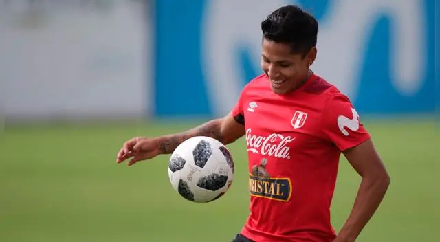 Raúl Rudiaz, delantero del Monarcas Morelia de México Raúl Rudiaz, delantero del Monarcas Morelia de México