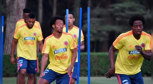 Jugadores colombianos durante el primer entrenamiento en Italia. Jugadores colombianos durante el primer entrenamiento en Italia.