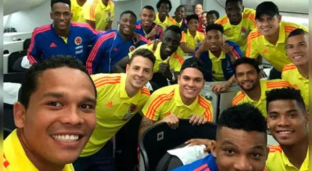 El plantel de Colombia en el avión rumbo a Italia. El plantel de Colombia en el avión rumbo a Italia.