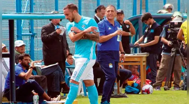 Emanuel Herrera no jugará ante Alianza Lima por decisión de Mario Salas. Emanuel Herrera no jugará ante Alianza Lima por decisión de Mario Salas.