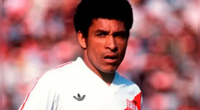 Héctor Chumpitaz, capitán de la selección y defensor de Sporting Cristal (1979)