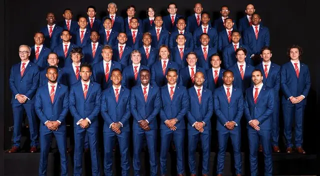Jugadores de la Selección Peruana deslumbran con los ternos. Jugadores de la Selección Peruana deslumbran con los ternos.