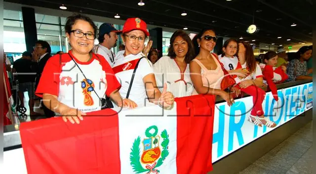Hinchas peruanos felices de ver a la selección peruana. Hinchas peruanos felices de ver a la selección peruana.
