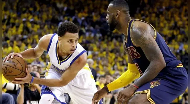 Stephen Curry (Golden State Warriors) y LeBron James (Cleveland Cavaliers) se verán en la final de la NBA. Foto: Agencias