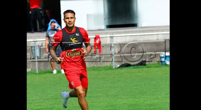 Hugo Díaz. Paolo Guerrero fue el más asediado por las cámaras durante la práctica de Perú. Hugo Díaz. Paolo Guerrero fue el más asediado por las cámaras durante la práctica de Perú.