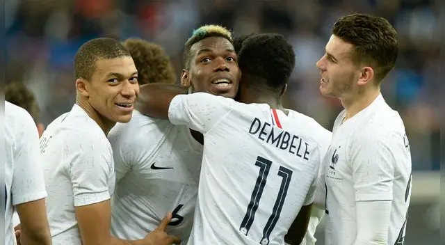Ousmane Dembélé y Kylian Mbappé fueron titulares en la victoria de Francia. Foto: EFE