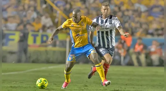 Luis Advíncula estuvo a préstamos en Lobos BUAP 