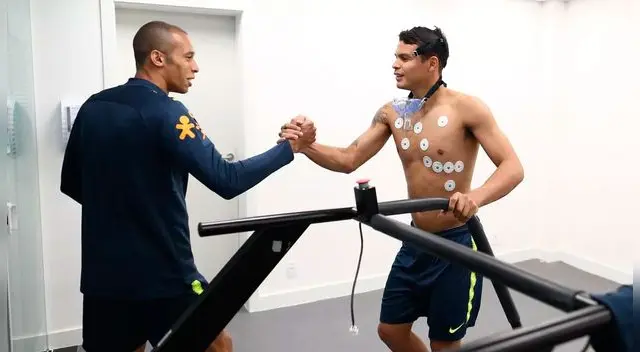 Brasil invicta con la dupla Thiago Silva - Miranda