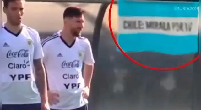 Hinchas argentinos se burlan de Chile en entrenamiento de la selección ‘albiceleste’ [VÍDEO]