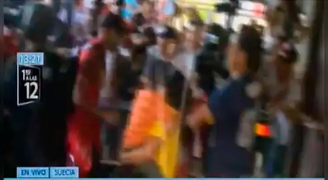 Selección Peruana fue recibida por cientos de hinchas en Suecia