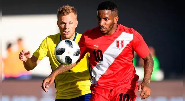 Perú vs Suecia EN VIVO Farfán tiró de cabeza pero no llegó al arco 