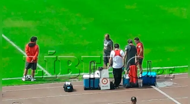 Aldo Corzo se sintió en la última práctica de la selección peruana en Gotemburgo. Foto: Carlos Salinas / LÍBERO