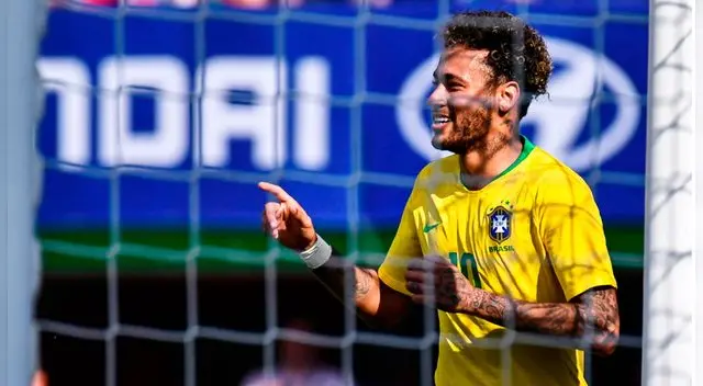 Neymar con su último gol se metió a la tabla de goleadores de la 'canarinha'.