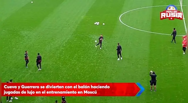 Paolo Guerrero y Christian Cueva se divierten y hacen jugadas de lujo en la práctica en Moscú. Foto: Captura
