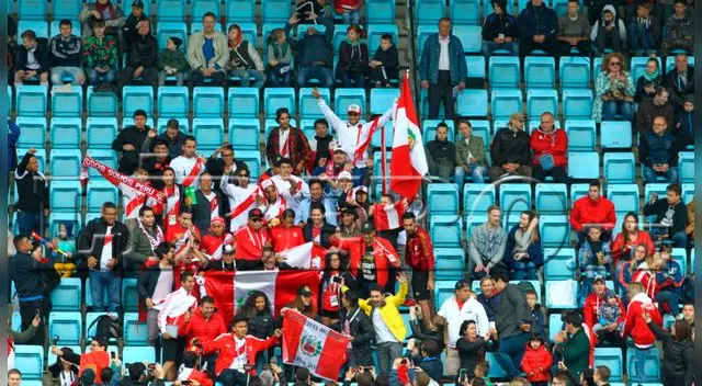Rusia 2018: Selección Peruana entrenó en Rusia con presencia de hinchas [VÍDEO]