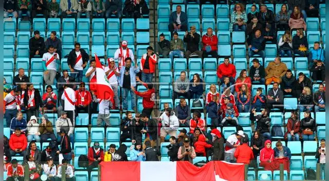 Rusia 2018: Selección Peruana entrenó en Rusia con presencia de hinchas [VÍDEO]