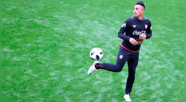 En defensa, la Selección Peruana tiene orden y, en ataque, hay buenos pases y goles.