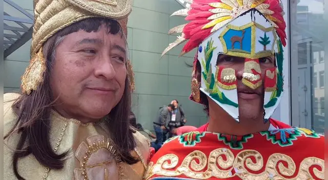 Hincha inca y gladiador se unen para alentar a la Selección Peruana Hincha inca y gladiador se unen para alentar a la Selección Peruana
