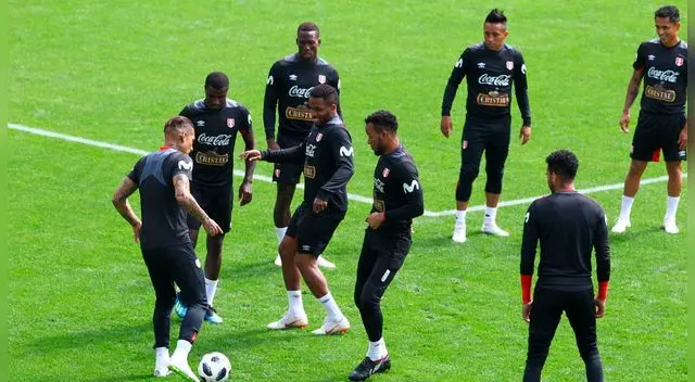 Ricardo Gareca practicó este once para enfrentar a Dinamarca en el debut Ricardo Gareca practicó este once para enfrentar a Dinamarca en el debut