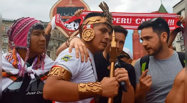 Rusia 2018: Hinchas de la Selección Peruana destacan en la Plaza Roja de Moscú