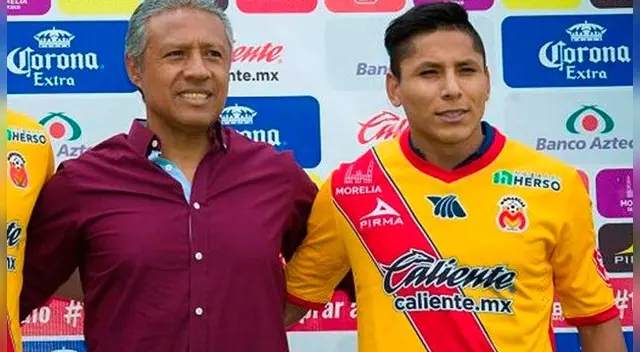 Raúl Ruidíaz junto a Roberto Hernández, DT del Morelia. Raúl Ruidíaz junto a Roberto Hernández, DT del Morelia.