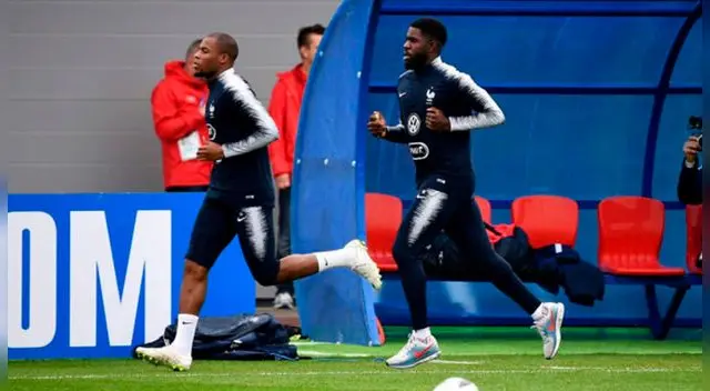 Samuel Umtiti y Djibril Sidibé entrenando diferenciado en Francia. Samuel Umtiti y Djibril Sidibé entrenando diferenciado en Francia.