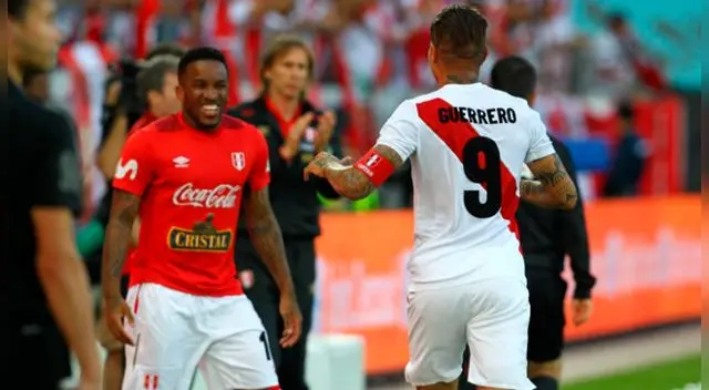 Jefferson Farfán y Paolo Guerrero Jefferson Farfán y Paolo Guerrero
