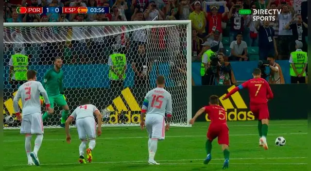 Cristiano Ronaldo la mandó a guardar desde el punto blanco de penal. Cristiano Ronaldo la mandó a guardar desde el punto blanco de penal.