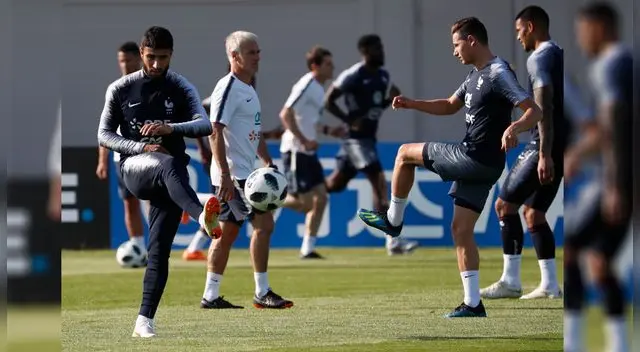 Didier Deschamps mueve sus fichas para duelo ante Perú. Didier Deschamps mueve sus fichas para duelo ante Perú.