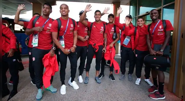  'Bicolor' llegó a Ekaterimburgo para partido clave ante Francia por Mundial Rusia 2018.