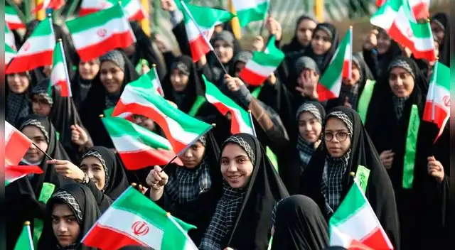 Irán permitirá por primera vez ingreso de mujeres a un estadio para ver el partido contra España Irán permitirá por primera vez ingreso de mujeres a un estadio para ver el partido contra España