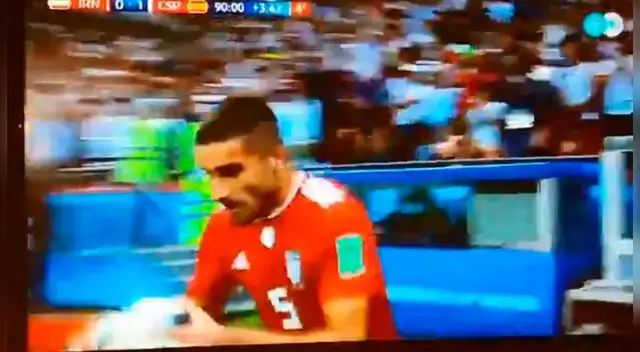 Mohammadi Milad robó parte del protagonismo a los jugadores de la selección española luego de realizar insólita jugada que generó las risas de los aficionados. Mohammadi Milad robó parte del protagonismo a los jugadores de la selección española luego de realizar insólita jugada que generó las risas de los aficionados.