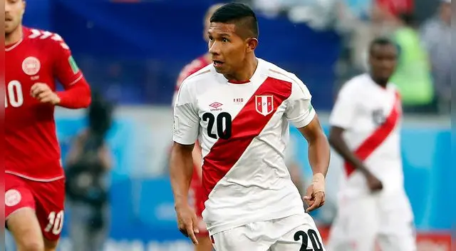 Edison Flores, durante el partido entre Perú y Dinamarca. Edison Flores, durante el partido entre Perú y Dinamarca.